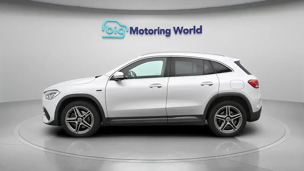 Usado Mercedes GLA250 Exclusive 218 HP (160 kW) 2021 Prateado SUV