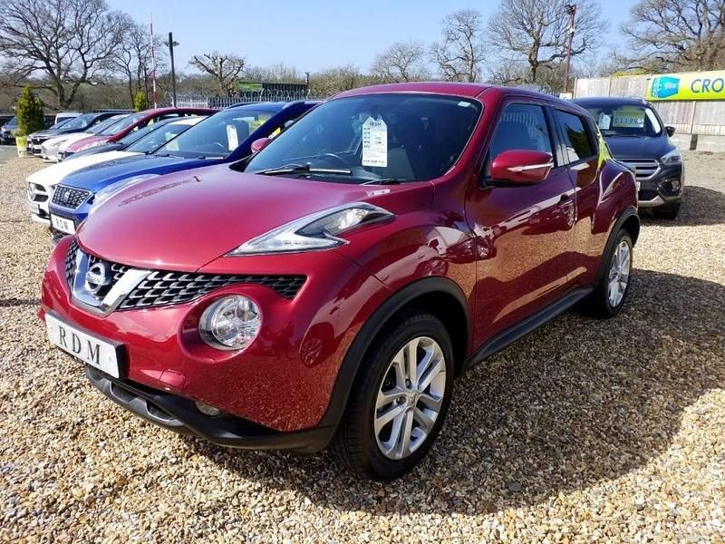 Używany Nissan Juke Acenta 110 KM (80 kW) 2017 Czerwony SUV