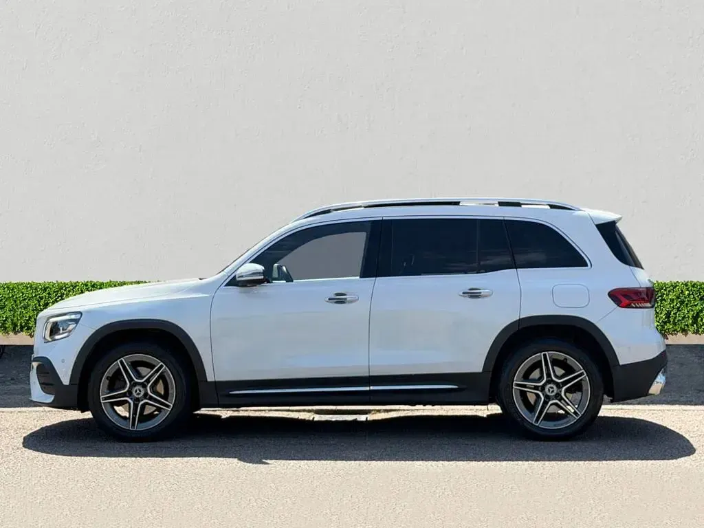 Used Mercedes GLB200 AMG line 163 HP (119 kW) 2022 White SUV
