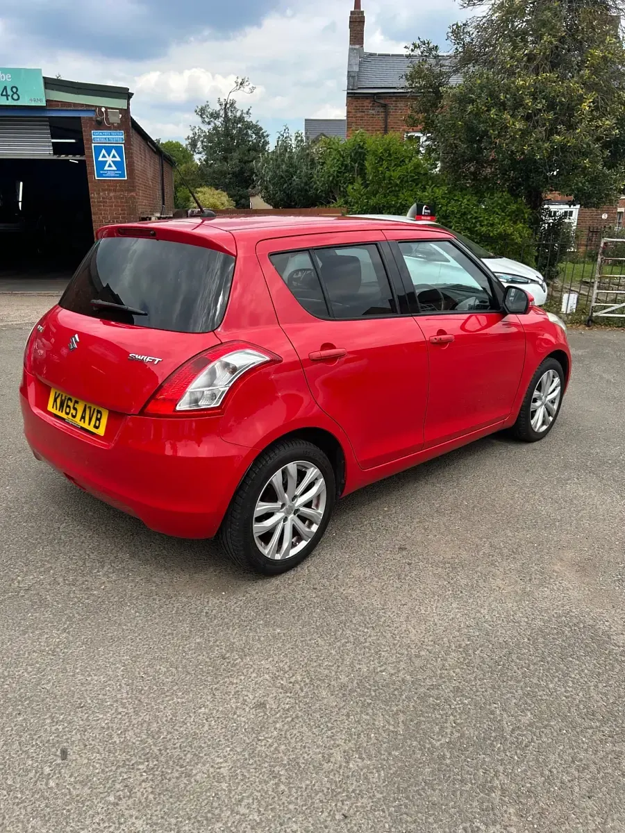 Usado Suzuki Swift SZ4 2015 Vermelho Citadino