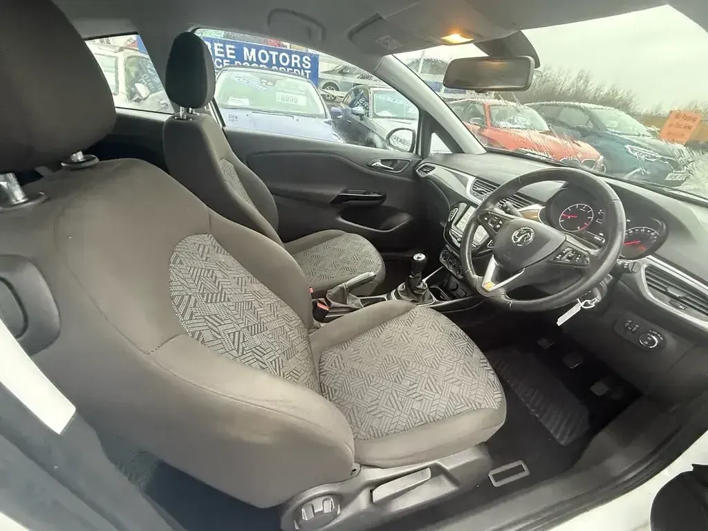 Used Vauxhall Corsa Eco 75 HP (55 kW) 2018 White Hatchback