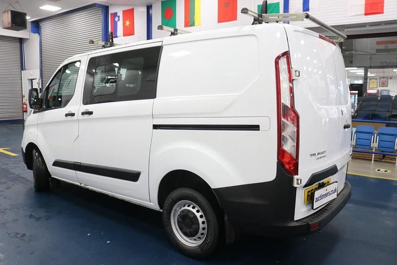 Used Ford Transit Custom 105 HP (77 kW) 2019 White Van