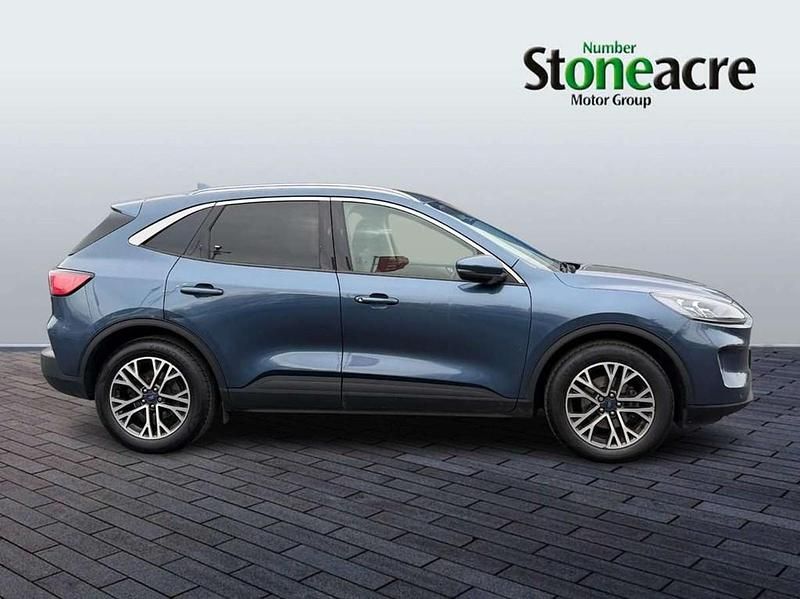 Used Ford Kuga Titanium 147 HP (108 kW) 2021 Blue SUV