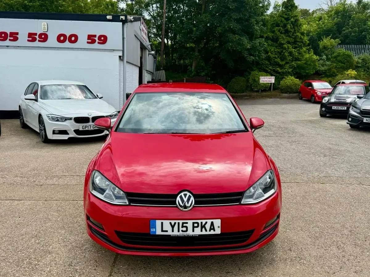 Used VW Golf VII Match 105 HP (77 kW) 2015 Red Hatchback