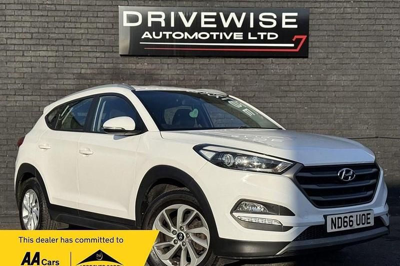 White Used 2017 Hyundai Tucson SE SUV | £8,350 (Fair price) - Image 1/1