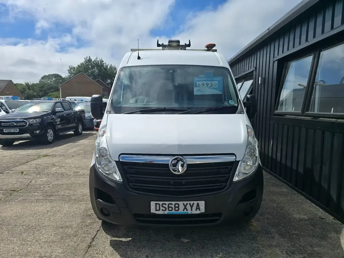 Used Vauxhall Movano 130 HP (95 kW) 2019 White MPV