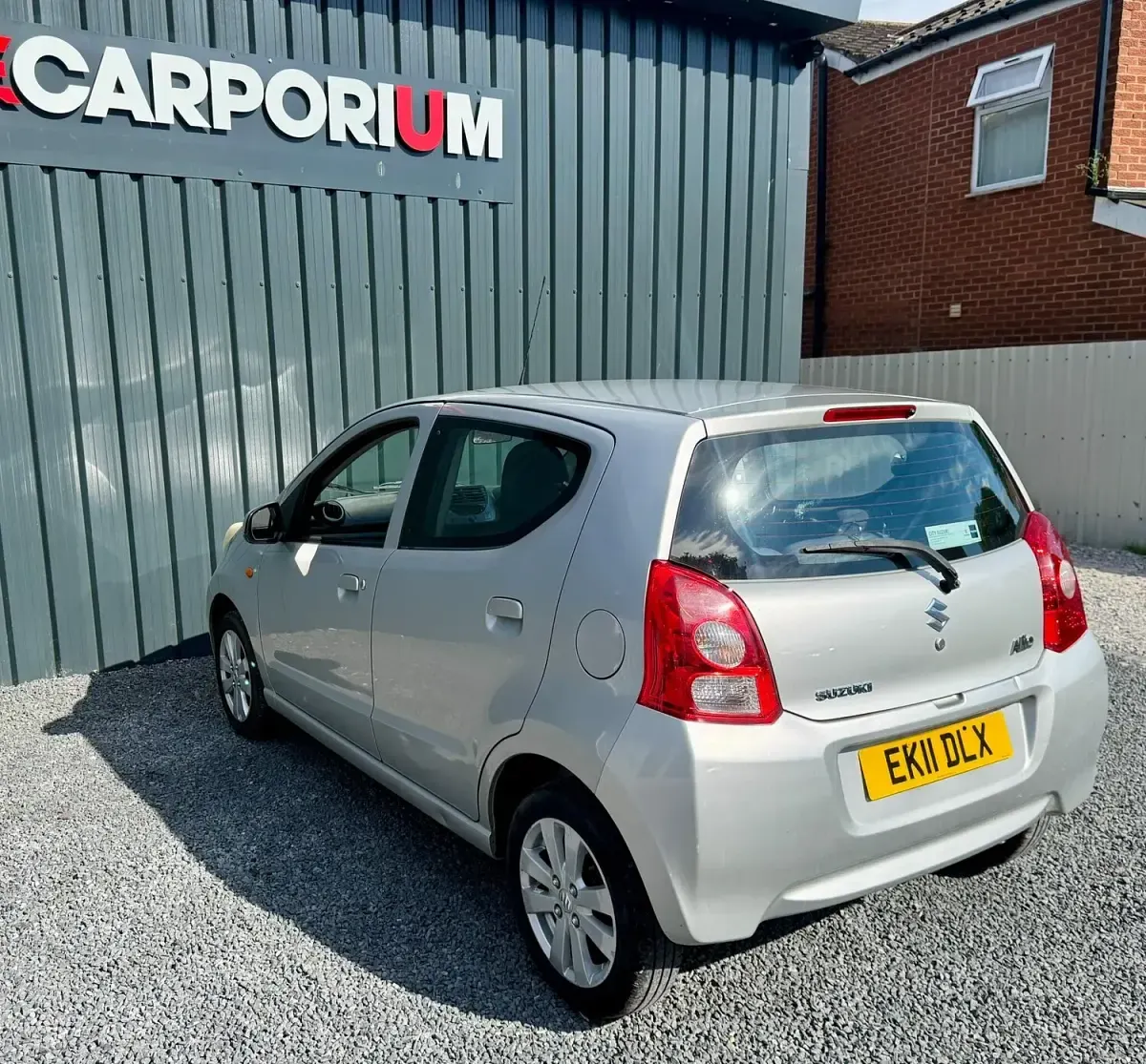 Used Suzuki Alto SZ4 68 HP (50 kW) 2011 Silver Hatchback