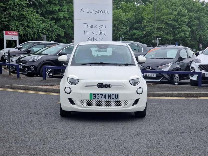 White Used 2024 Fiat 500e Hatchback | £21,875 (Expensive) - Image 1/4