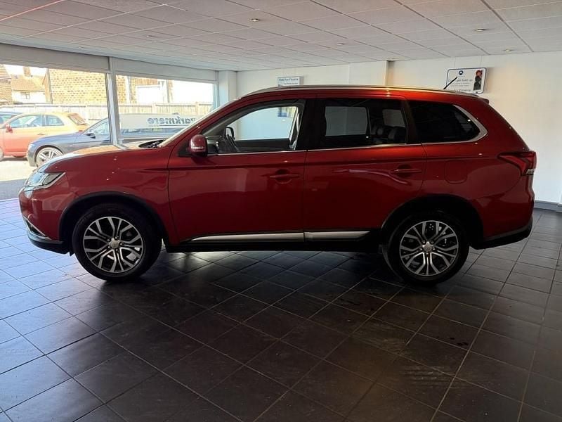 Used Mitsubishi Outlander 2016 Red SUV