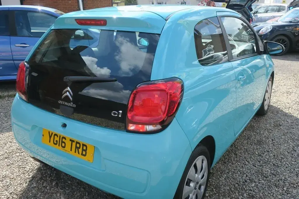Used Citroën C1 Feel 68 HP (50 kW) 2016 Blue Hatchback