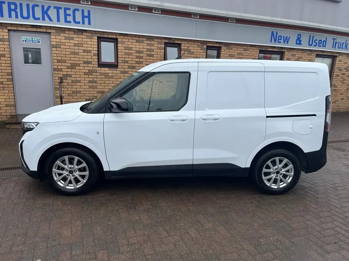 Used Ford Transit Limited 100 HP (73 kW) 2024 White Van