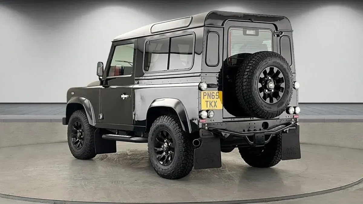 Used Land Rover Defender Autobiography 2015 Santorini black SUV