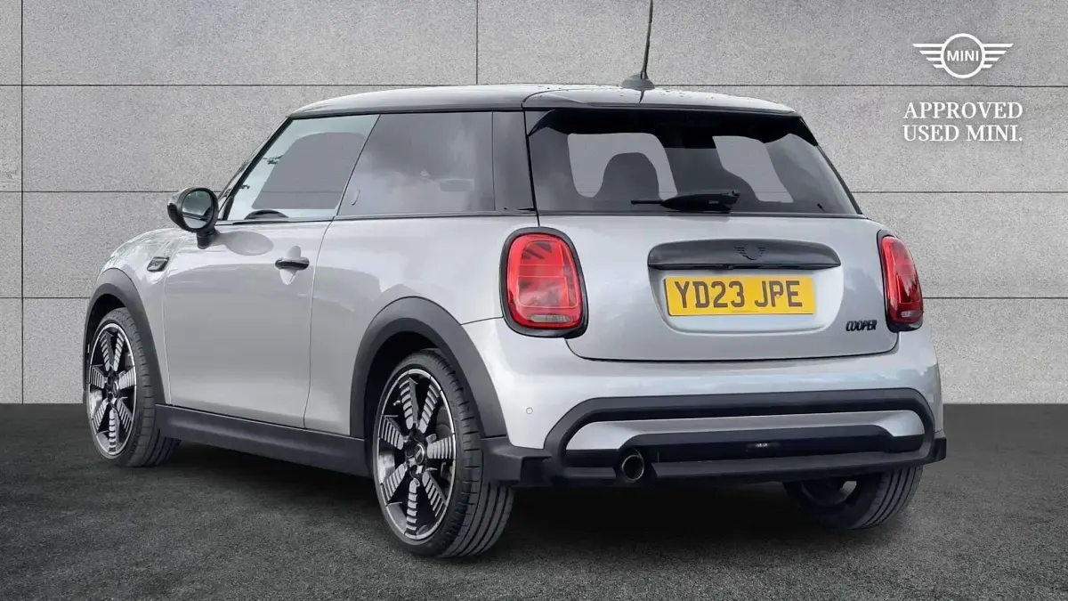 Used Mini Cooper Exclusive 134 HP (98 kW) 2023 Silver Hatchback