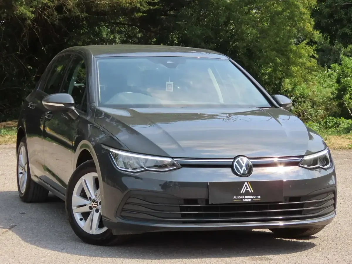 Used VW Golf VIII Life 130 HP (95 kW) 2023 Grey Hatchback