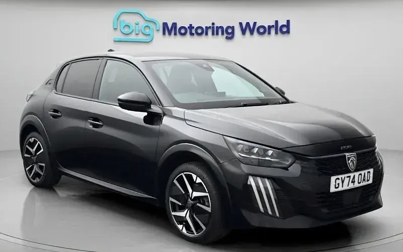 Used Peugeot 208 GT 102 HP (75 kW) 2024 Hatchback