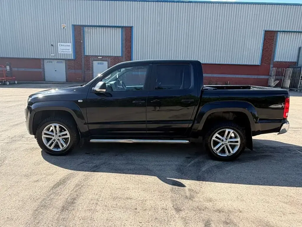Used VW Amarok Highline 180 HP (132 kW) 2016 Black Pickup