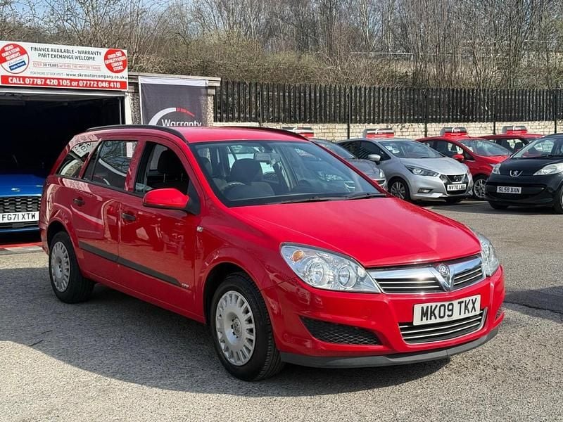 Used Vauxhall Astra 90 HP (66 kW) 2009 Red Estate