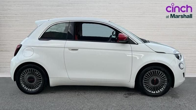 Used Fiat 500e Red 69 kW (95 HP) 2022 White