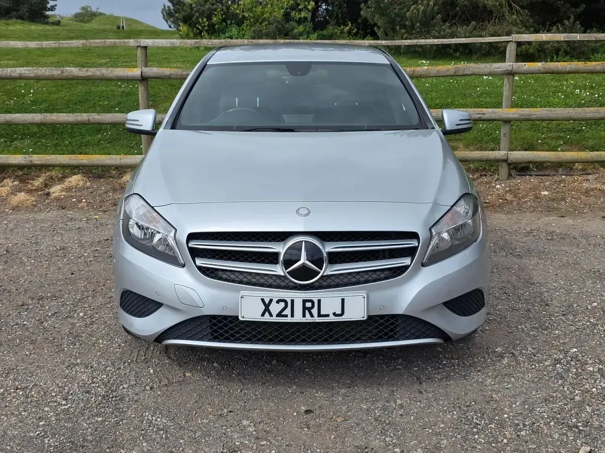 Used Mercedes A180 Sport Edition 109 HP (80 kW) 2015 Silver Hatchback