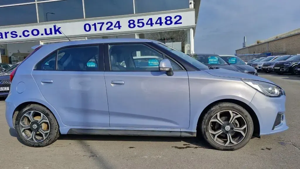 Used MG MG3 Exclusive 106 HP (77 kW) 2023 Silver Hatchback