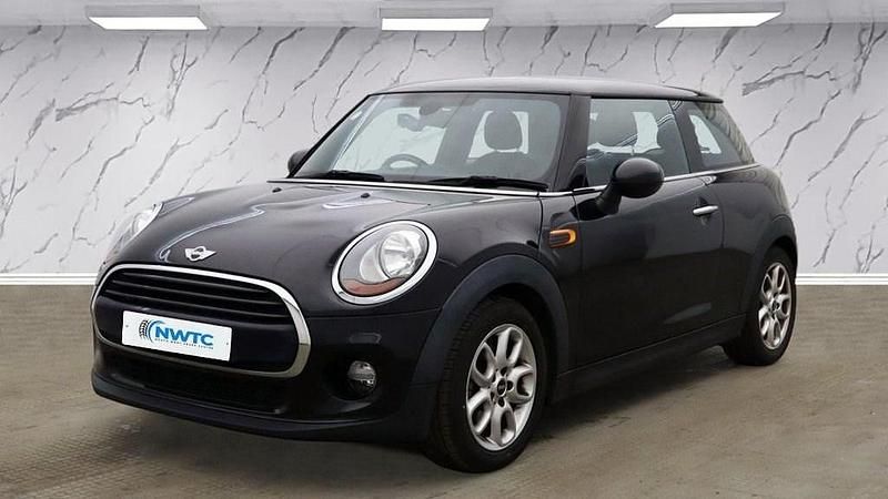 Used Mini Cooper Hatch 136 HP (100 kW) 2017 Black Hatchback