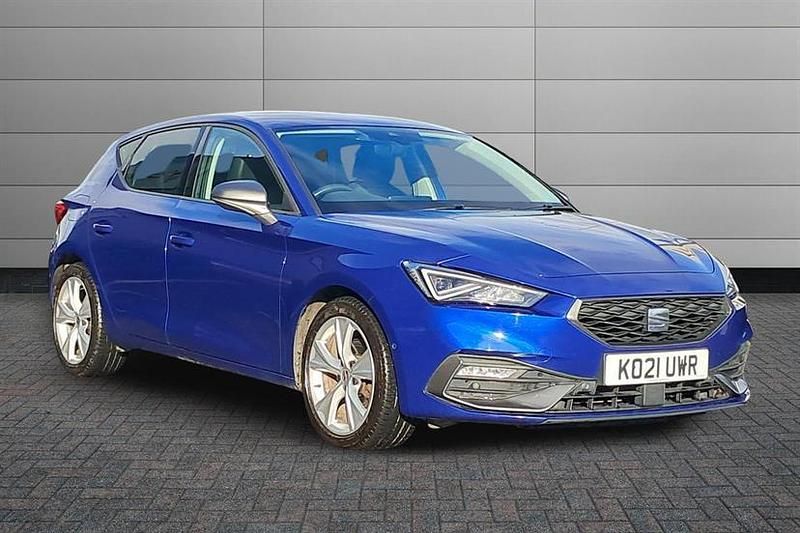 Used Seat Leon FR 130 HP (95 kW) 2021 Blue Hatchback