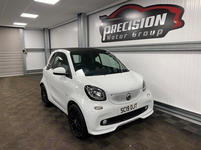 White Used 2019 Smart ForTwo Coupé Coupe | £9,995 (Fair price) - Image 1/4