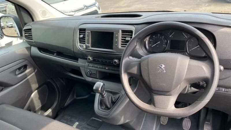 Used 2023 Peugeot Expert Premium Van | £17,490 (Fair price) - Image 1/4