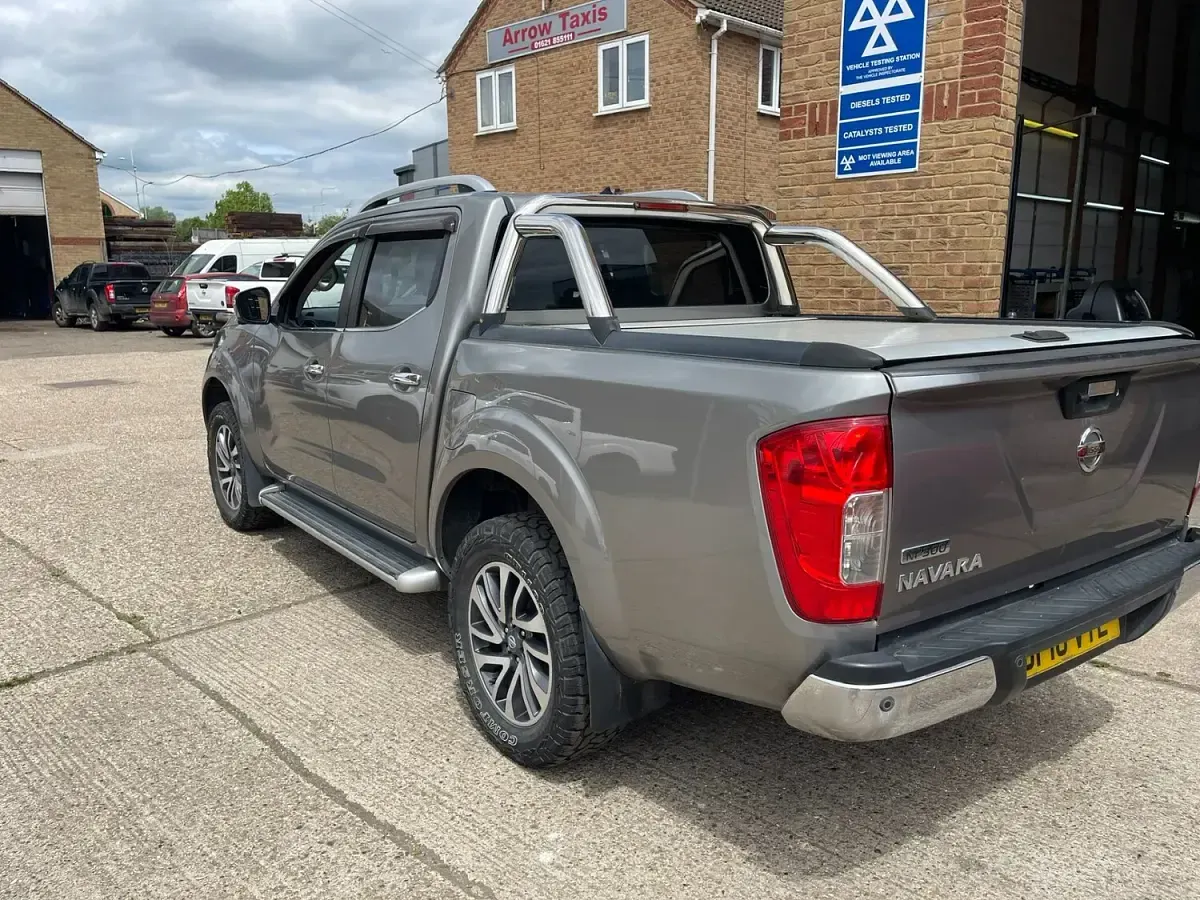 Used Nissan Navara Tekna 2016 Grey Pickup