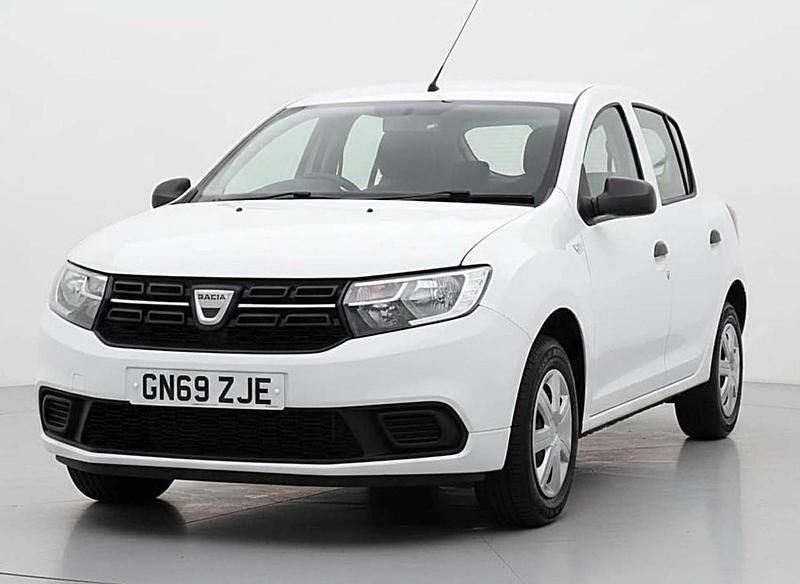 Used Dacia Sandero Essentiel 90 HP (66 kW) 2019 White Hatchback