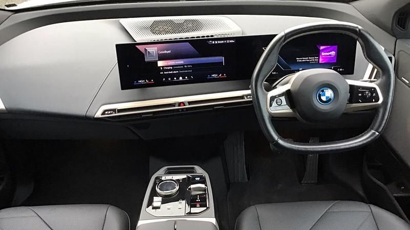 Used BMW iX M Sport 236 kW (322 HP) 2023 White SUV