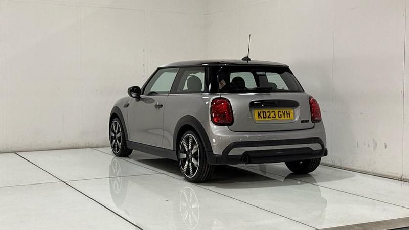Used Mini Cooper Exclusive 136 HP (100 kW) 2023 Silver Hatchback