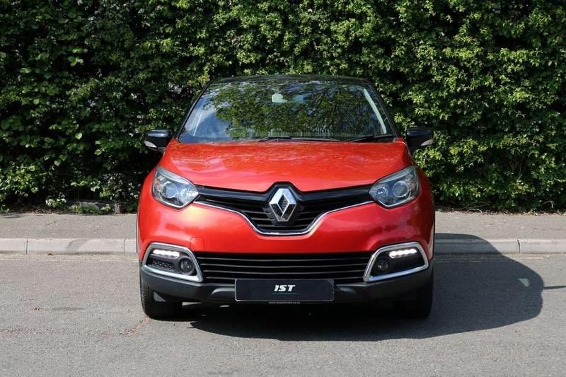 Second-hand Renault Captur Dynamique 90 CP (66 kW) 2017 Roșu SUV