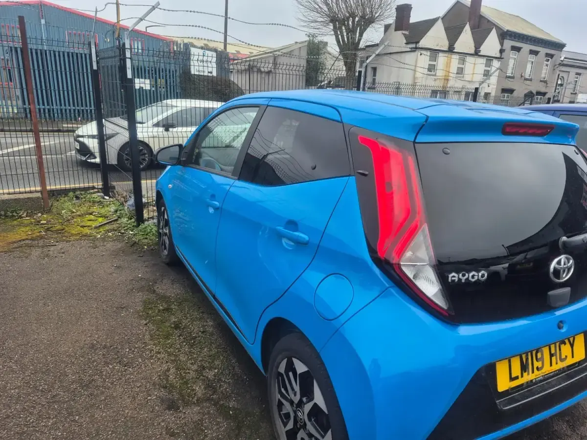 Gebraucht Toyota Aygo Trend 72 PS (52 kW) 2019 Blau Kleinwagen