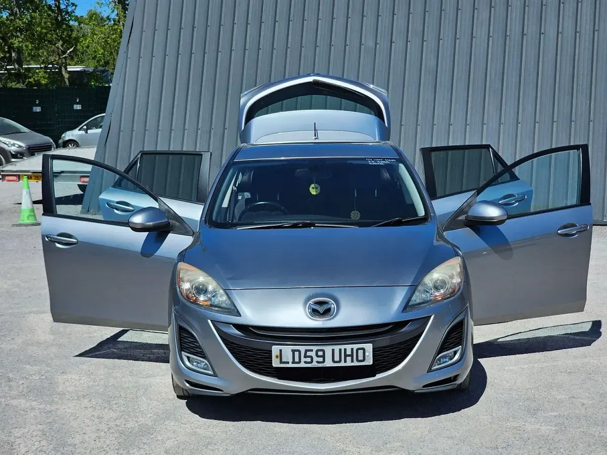 Used Mazda 3 Inclusive 185 HP (136 kW) 2009 Silver Hatchback