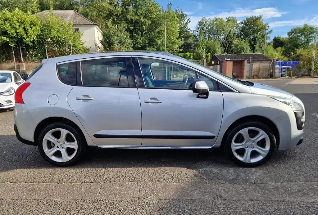Used Peugeot 3008 Allure 2013 Silver Estate