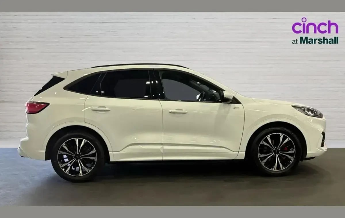 Used Ford Kuga ST-Line X 187 HP (137 kW) 2024 White SUV