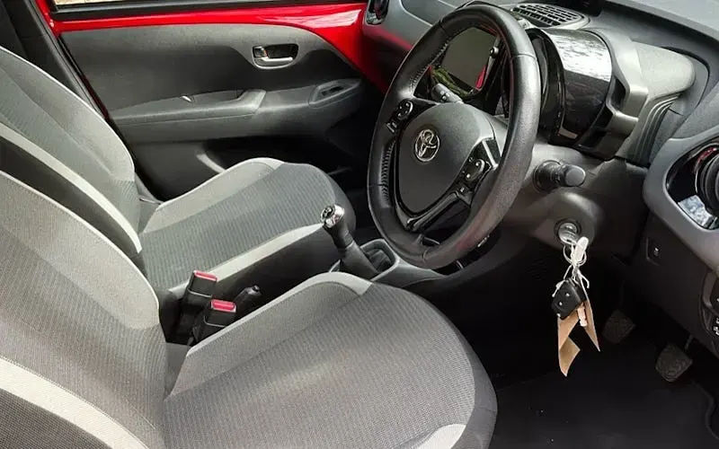 Used Toyota Aygo Trend 72 HP (52 kW) 2021 Red Hatchback
