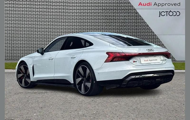 Used Audi e-tron GT quattro Comfort 475 kW (646 HP) 2022 Grey Sedan