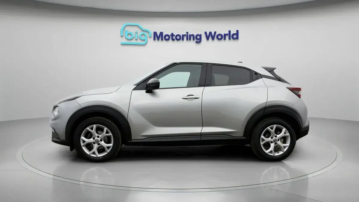 Used Nissan Juke N-Connecta 114 HP (83 kW) 2021 Silver SUV