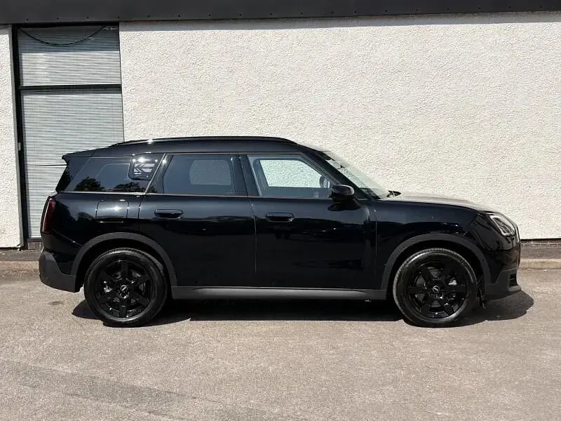 Used Mini Countryman Classic 218 HP (160 kW) 2024 Black SUV