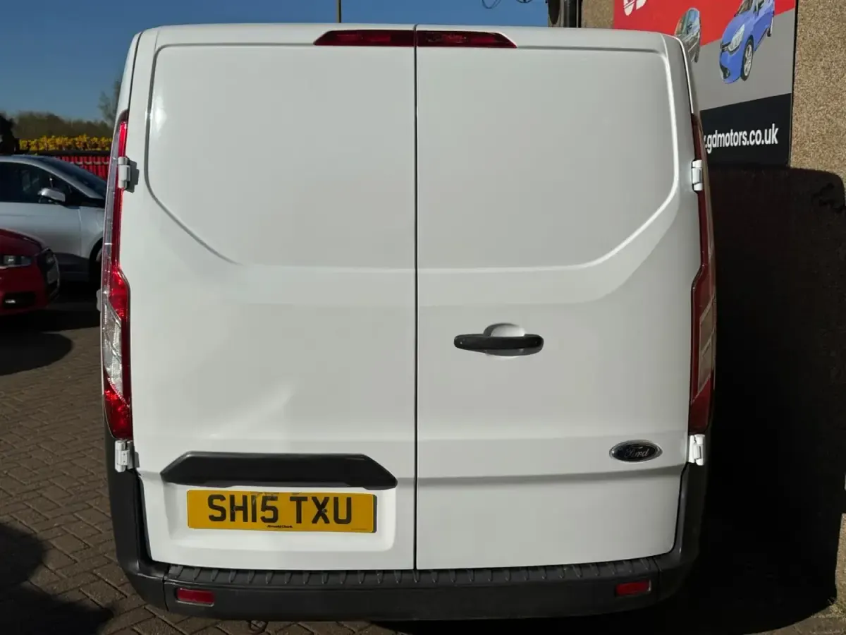 Used Ford Transit Custom 100 HP (73 kW) 2015 White Van