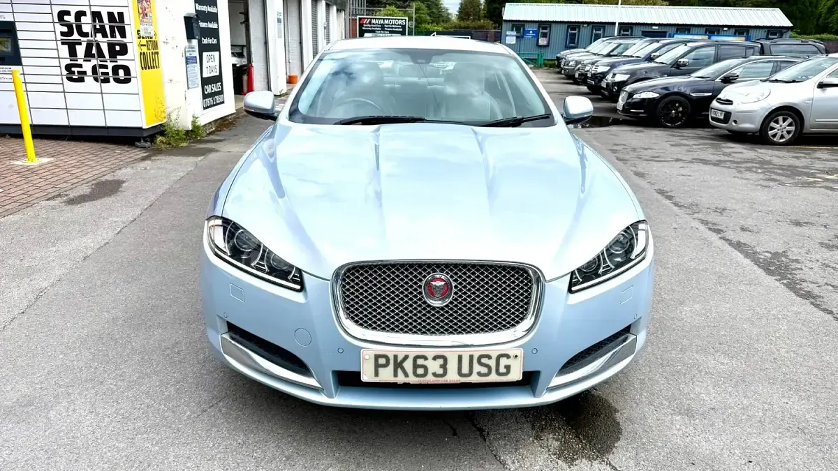 Käytetty Jaguar XF Luxury 163 HP (119 kW) 2014 Hopea Sedan
