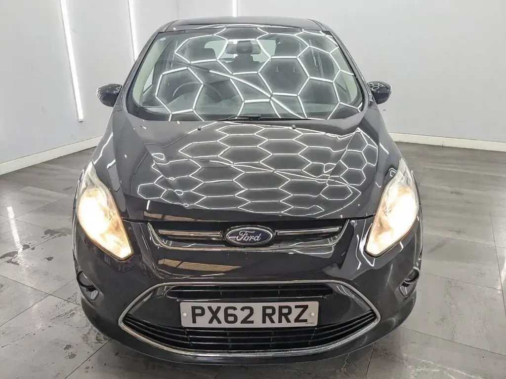 Käytetty Ford C-MAX Titanium 115 HP (84 kW) 2012 Musta Tila-auto