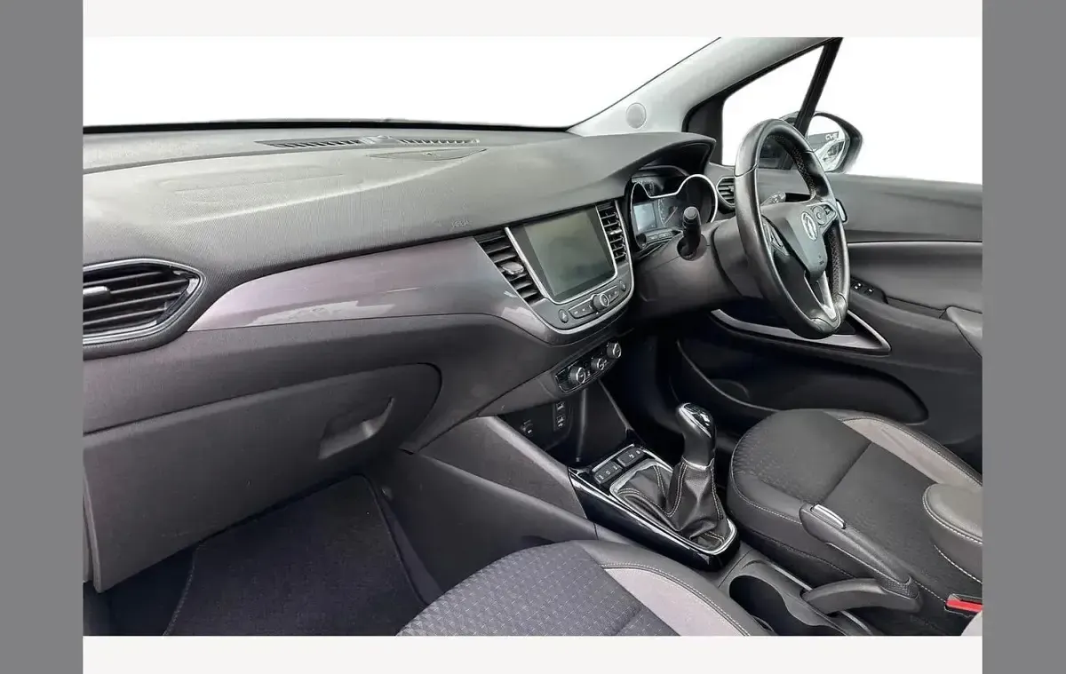 Used Vauxhall Crossland X Elite 80 HP (58 kW) 2018 White SUV