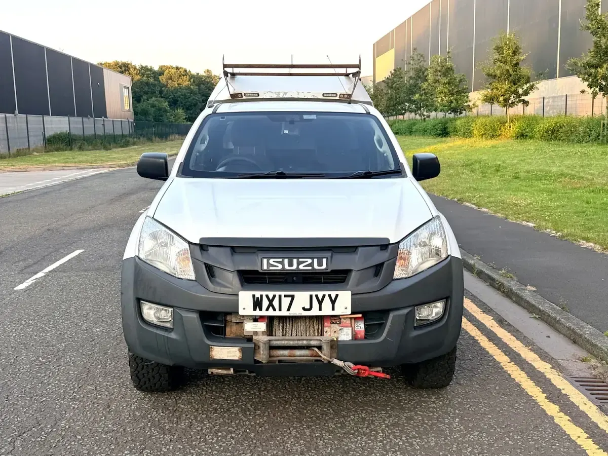 Used Isuzu D-Max 2017 White Pickup