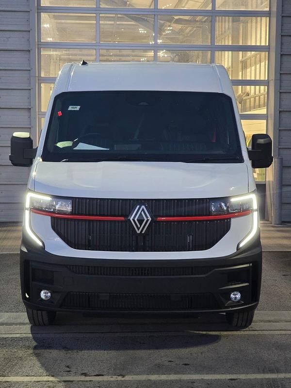 New Renault Master 150 HP (110 kW) 2025 White Van