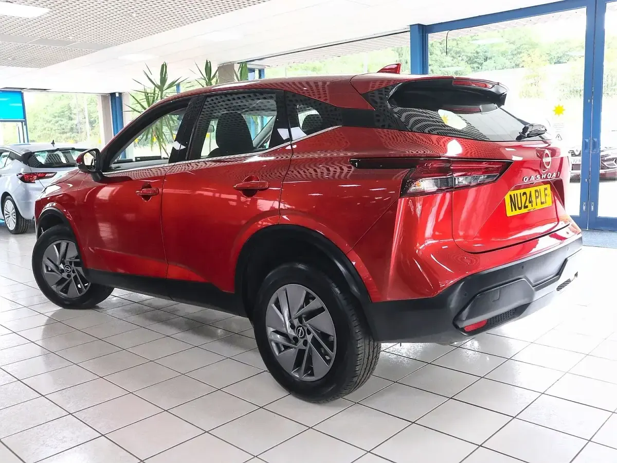 Used Nissan Qashqai Acenta Premium 140 HP (102 kW) 2024 Red SUV