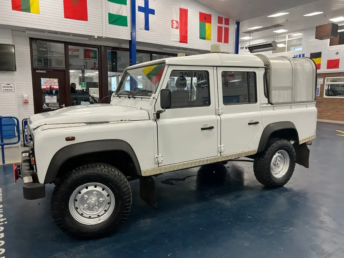 Używany Land Rover Defender 2011 Biały Pickup
