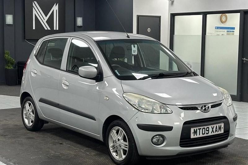 Silver Used 2009 Hyundai i10 Comfort Hatchback | £1,995 (Good price) - Image 1/1